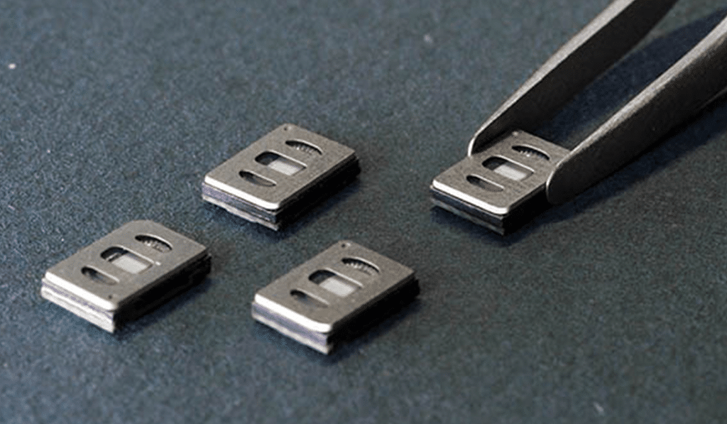 MEMS speakers with tweezers